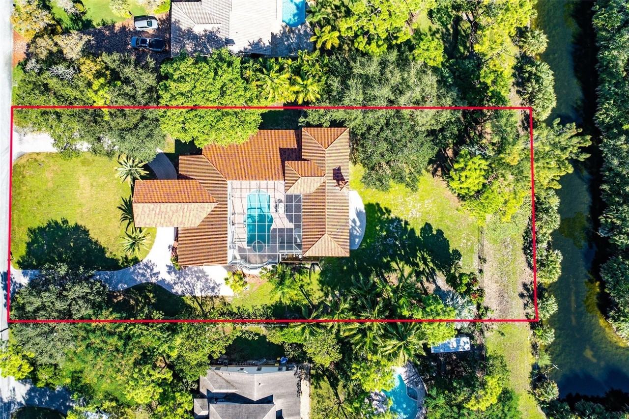 7132 Nw 62nd Ter - Photo 5 of 50