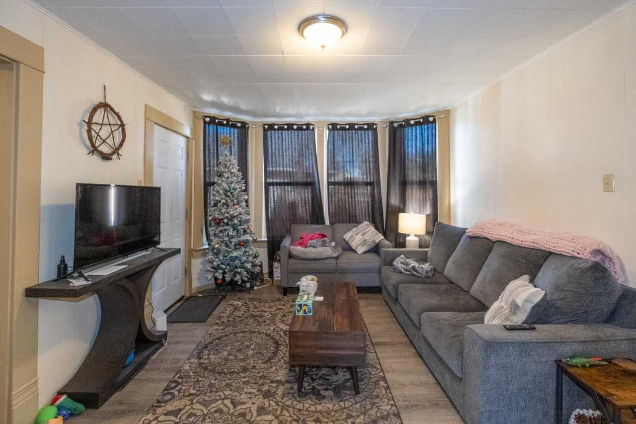 5742 2nd Ave TRIPLEX - Photo 2 of 8