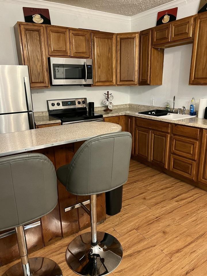 1016 Chipola Rd #A - Photo 4 of 9