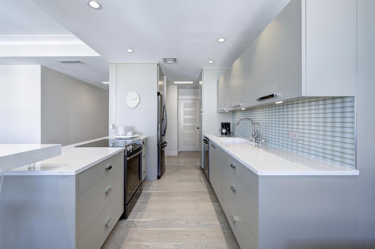 1801 S Flagler Dr #PH11 - Photo 6 of 11