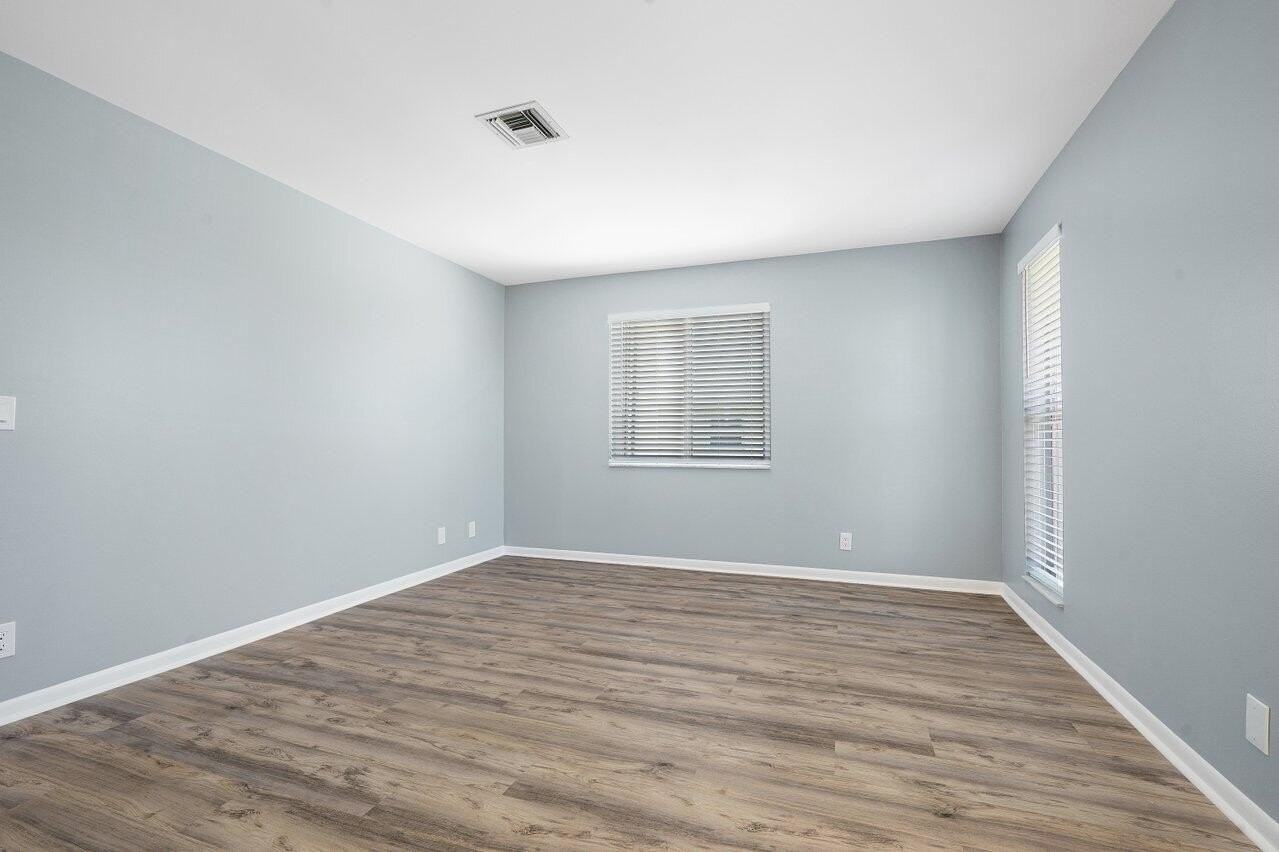1740 Nw 19th Ter #204 - Photo 6 of 36