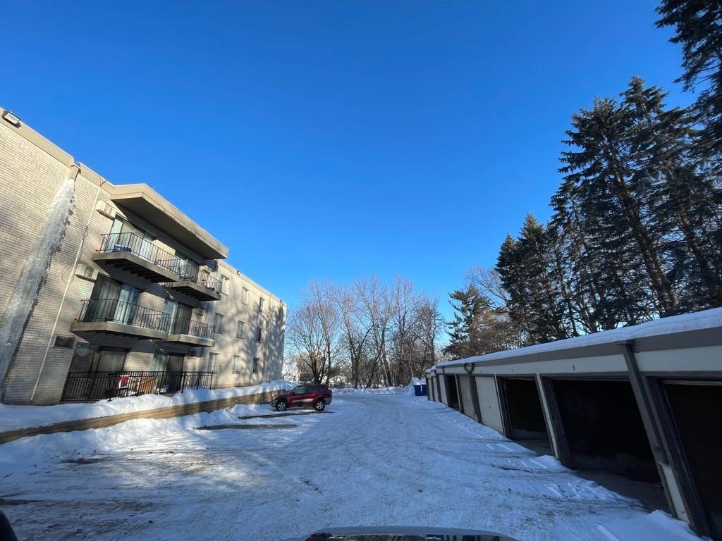 756 Hall Avenue Apartments - Photo 6 of 6