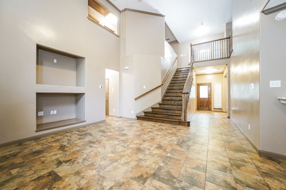 130 Wimberly Way - Photo 5 of 17