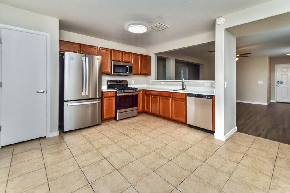 1084 W Calle Del Libro Dorado - Photo 6 of 16