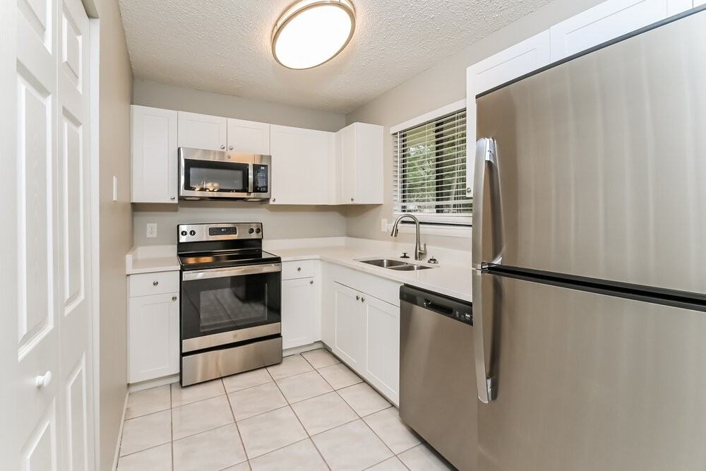 2912 Crane Ave - Photo 7 of 16