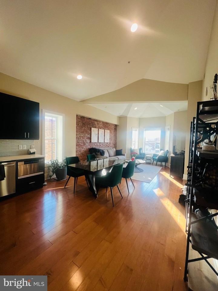 3517 13th St Nw #302 - Photo 4 of 15