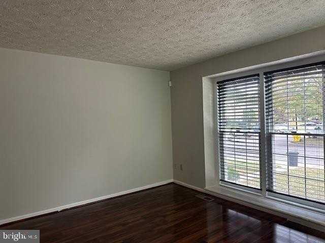 2166 Commissary Cir - Photo 2 of 14