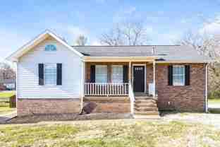 121 Lee Ct - Photo 1 of 1