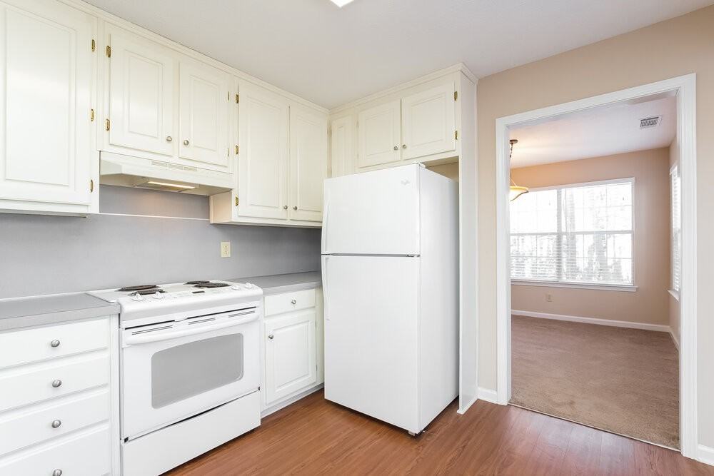 1140 Austin Ct - Photo 5 of 15