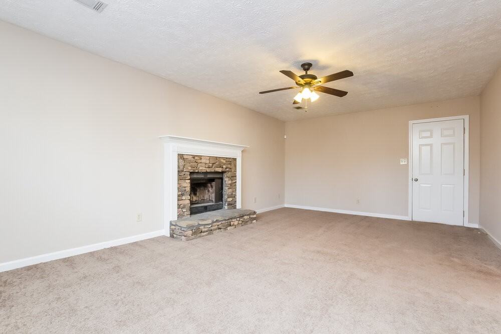 1140 Austin Ct - Photo 6 of 15