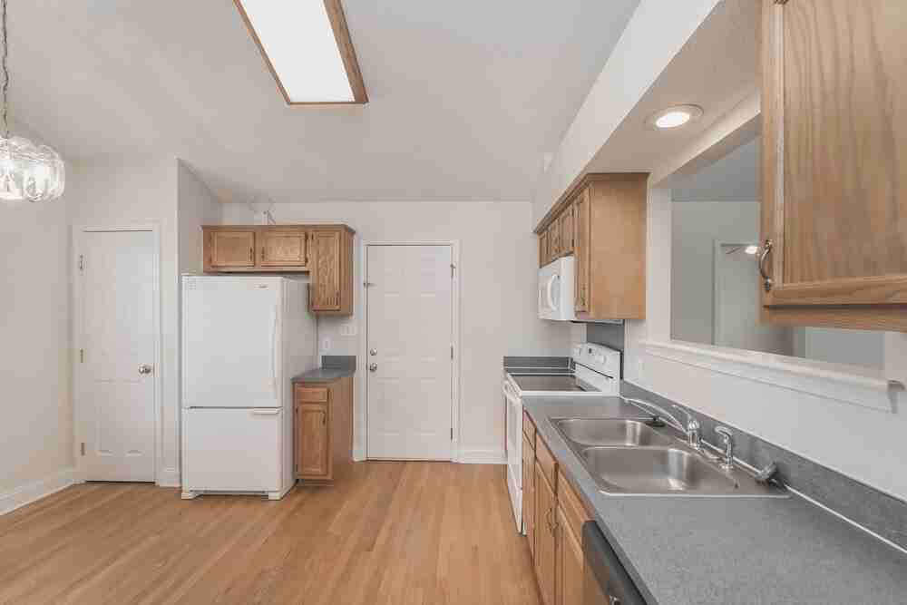 4512 Carol Ct - Photo 6 of 16