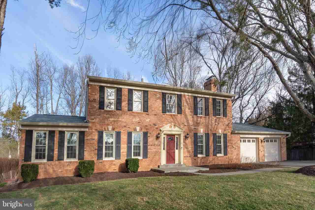 11922 Holly Spring Dr - Photo 3 of 50