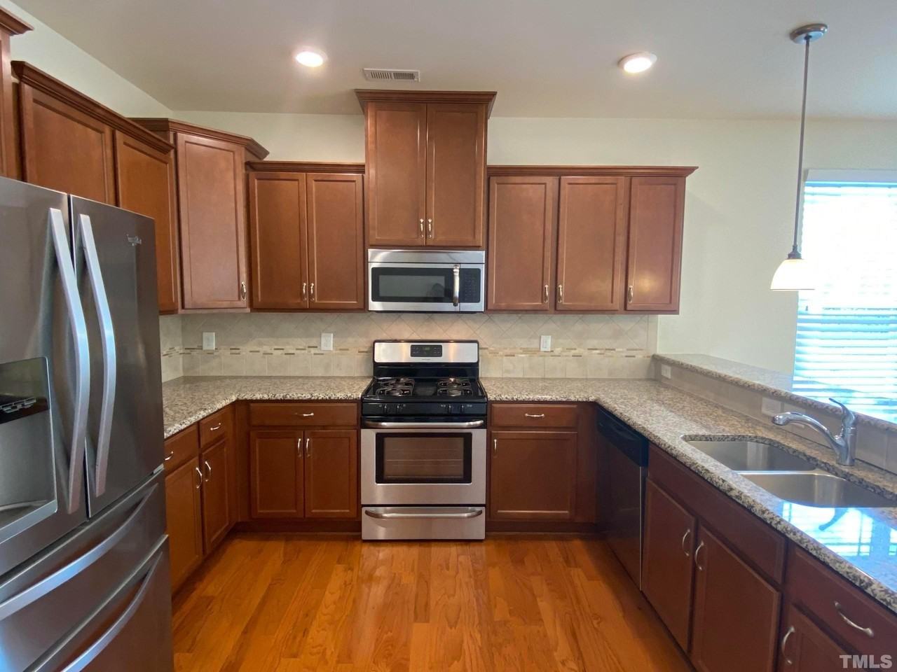 5330 Jessip St - Photo 4 of 26