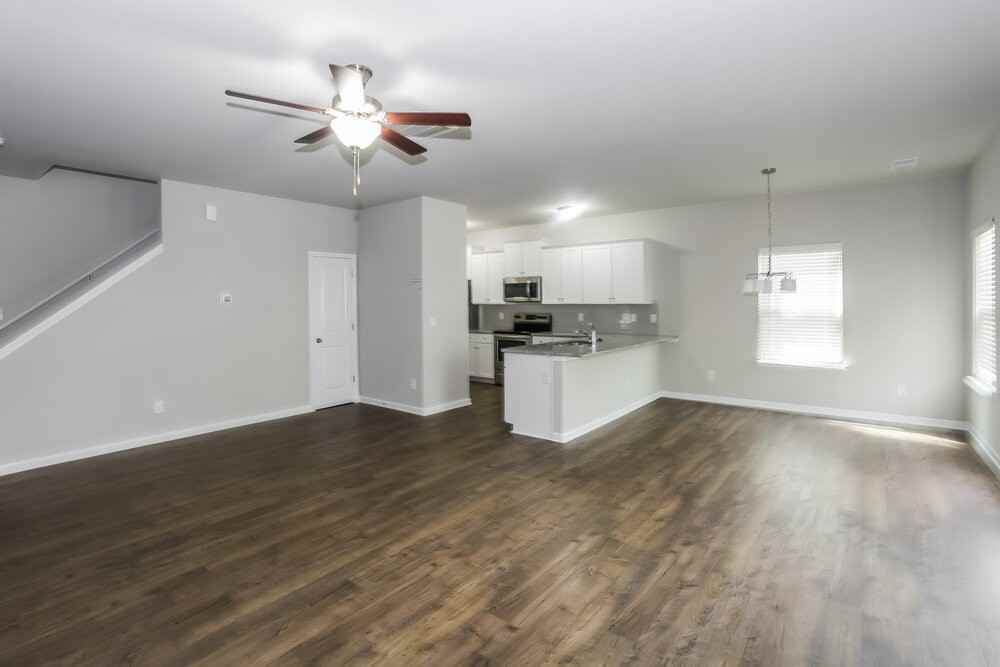 9221 Treyburn Dr - Photo 4 of 15