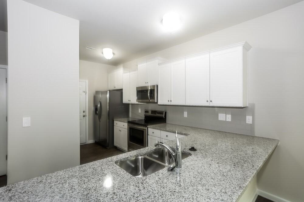 9221 Treyburn Dr - Photo 6 of 15