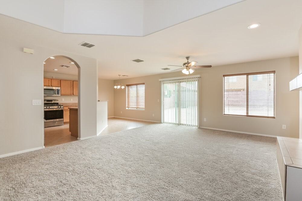 641 W Emerald Key Dr - Photo 5 of 17