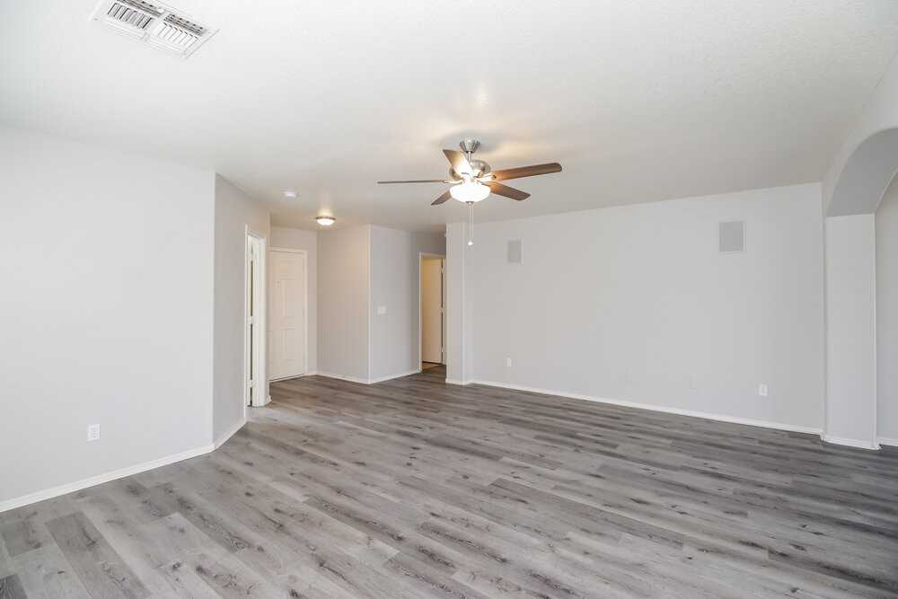 10442 E Arcadia Ave - Photo 4 of 16