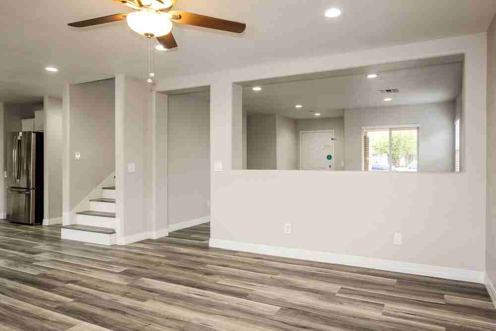 11578 W Mountain View Rd - Photo 6 of 17