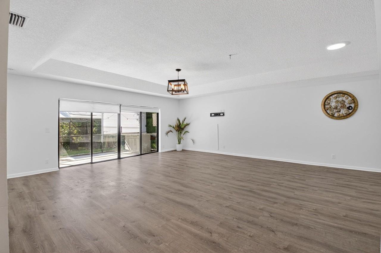 9074 Chatsworth Cascades - Photo 4 of 38