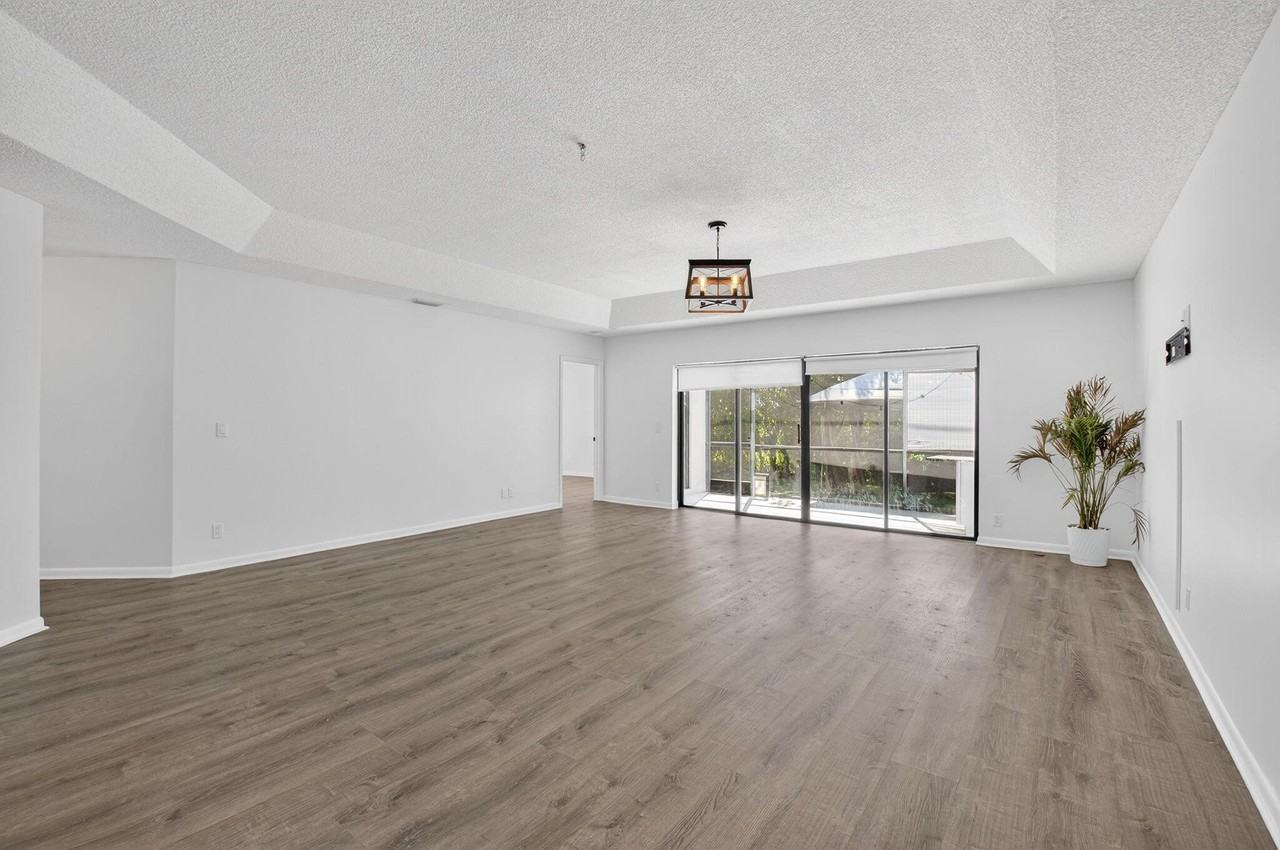 9074 Chatsworth Cascades - Photo 5 of 38