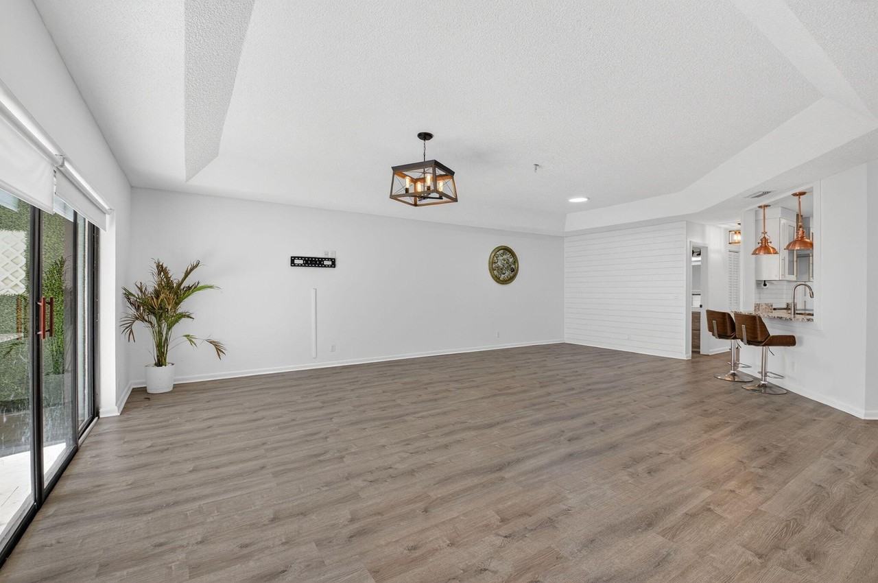 9074 Chatsworth Cascades - Photo 6 of 38