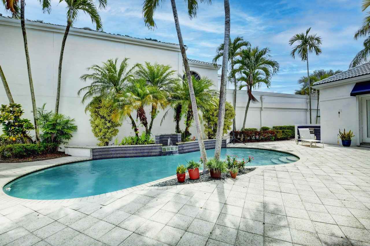 2624 Nw 63rd St - Photo 5 of 50