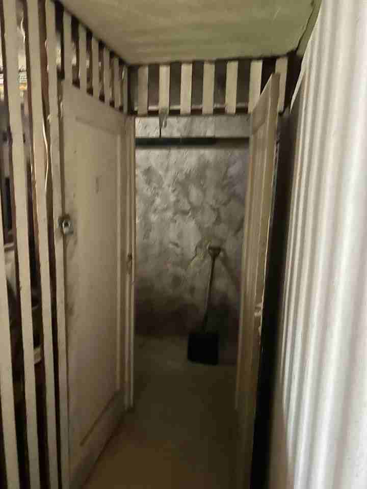 720 E Chester Pike - Photo 3 of 8