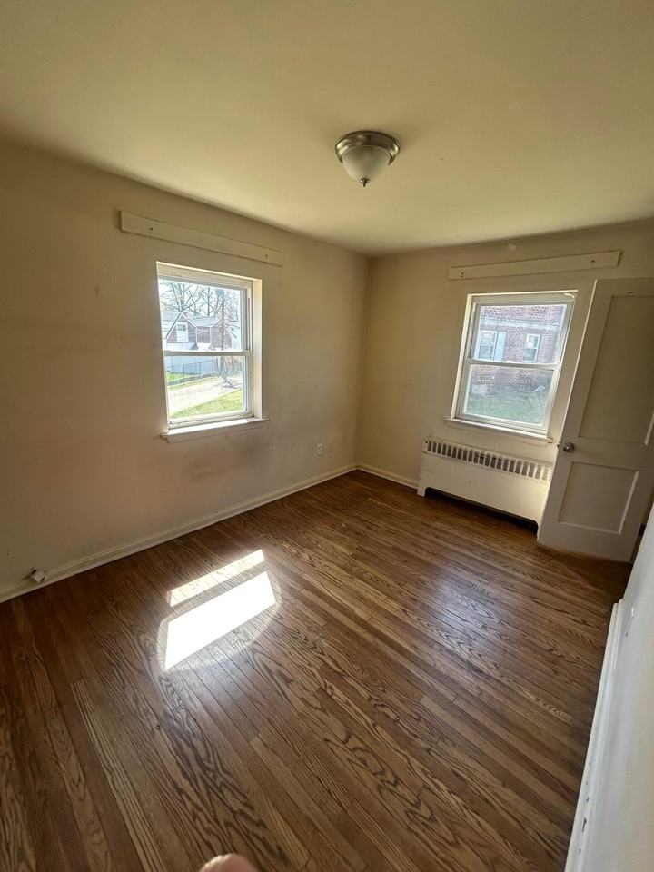 720 E Chester Pike - Photo 4 of 8