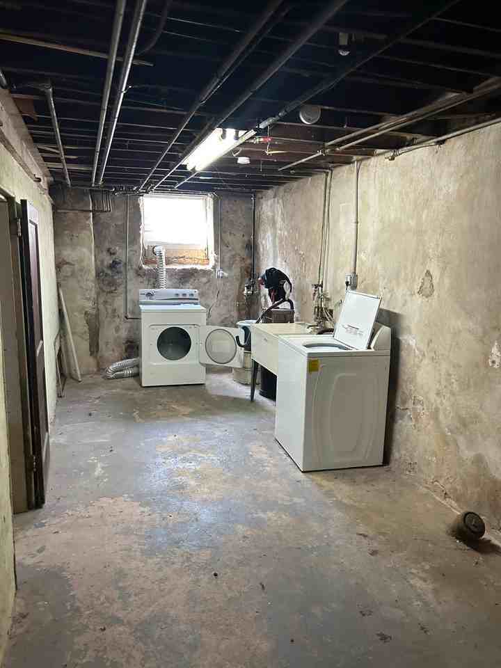 720 E Chester Pike - Photo 5 of 8