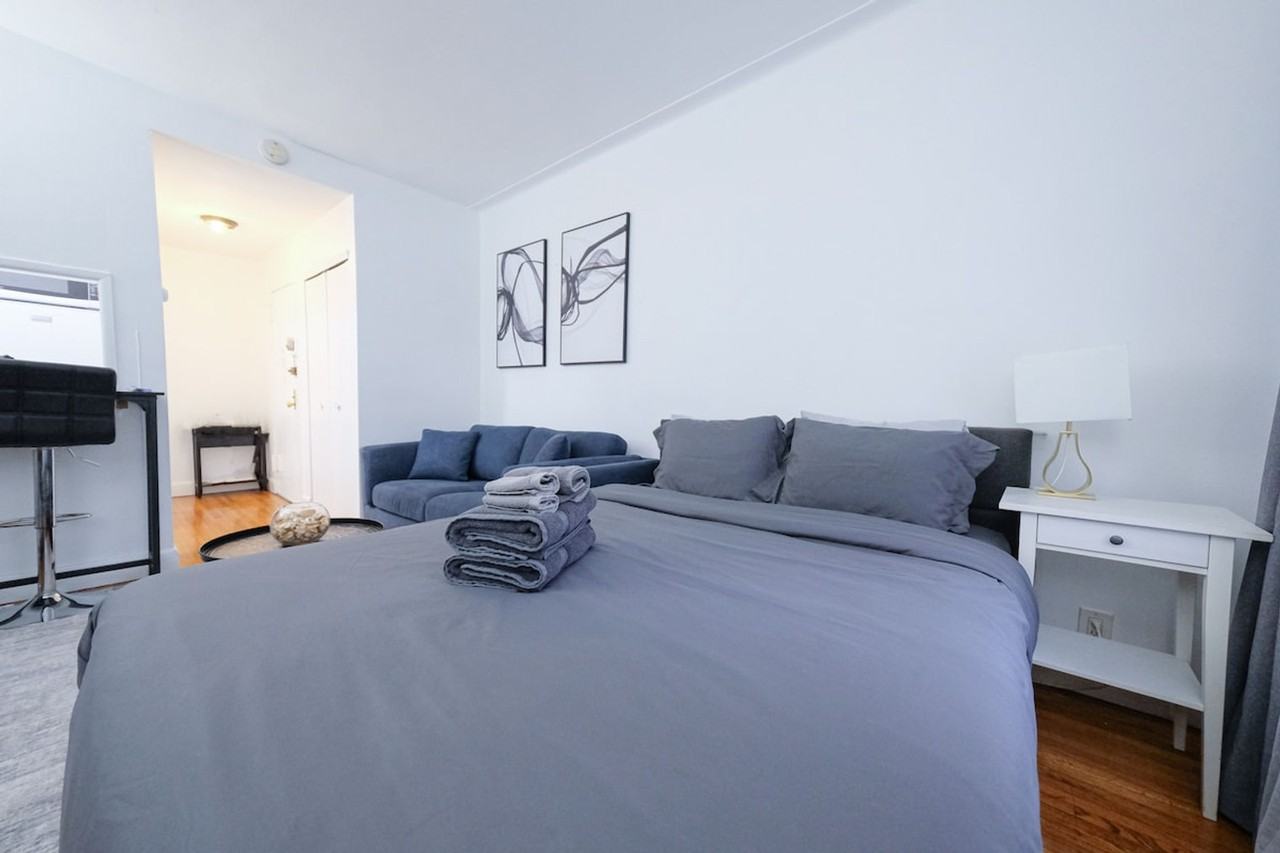 1422 2nd Ave #1031985P - Photo 4 of 21