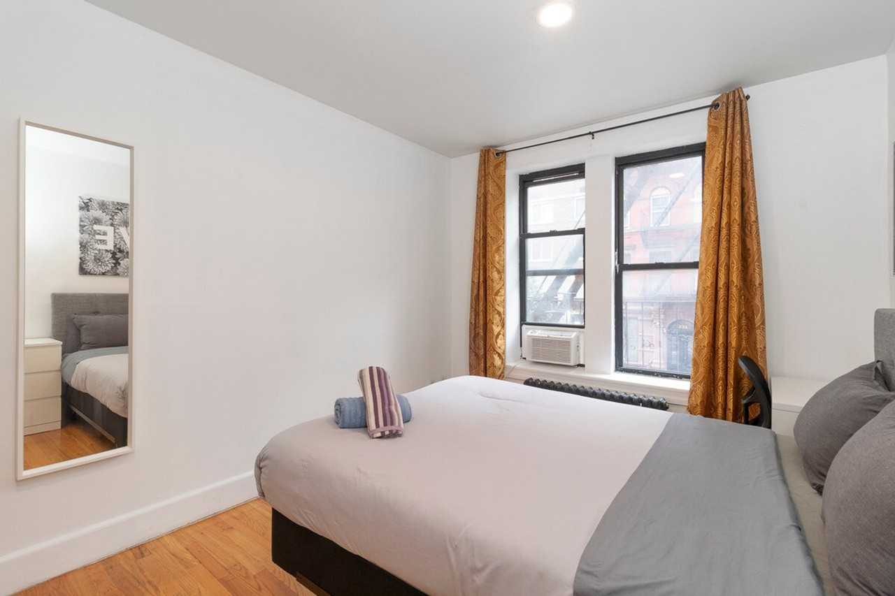 322 E 93rd St #1032047P - Photo 3 of 33