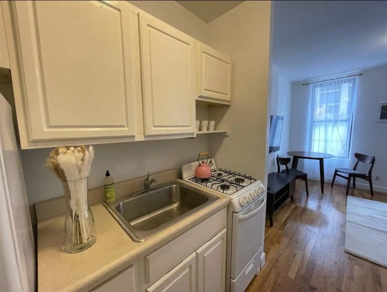 410 E 60th St #1328954P - Photo 3 of 13