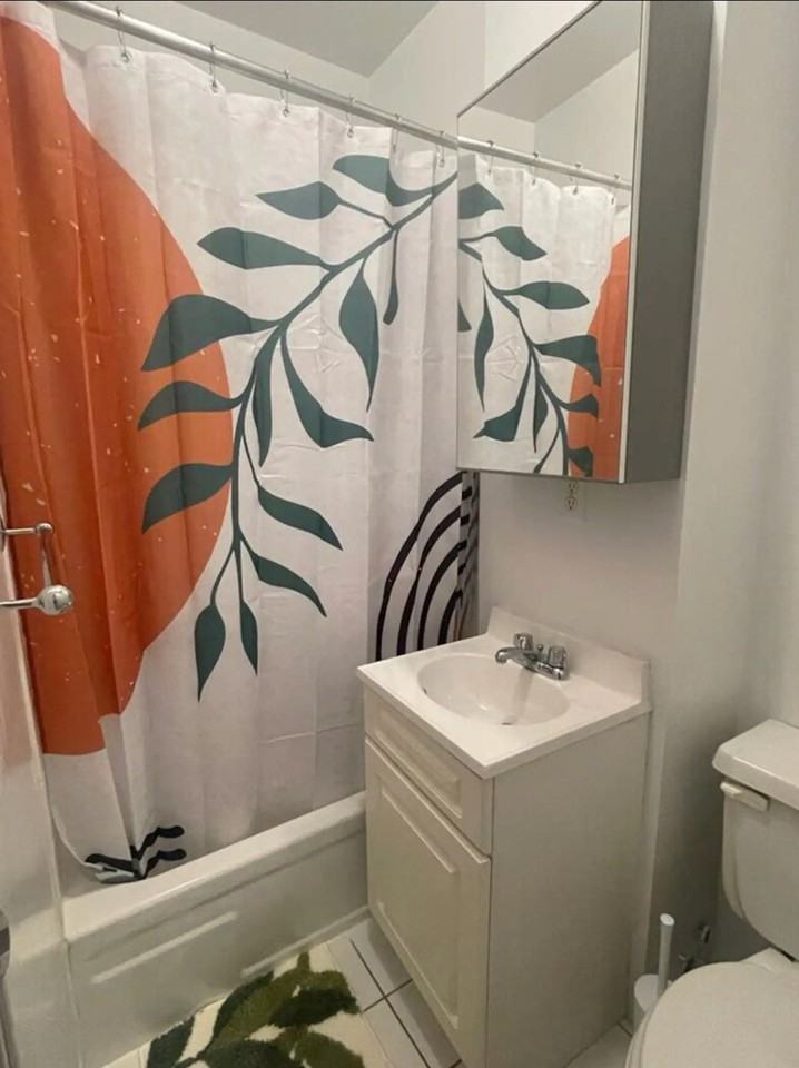 410 E 60th St #1328954P - Photo 4 of 13