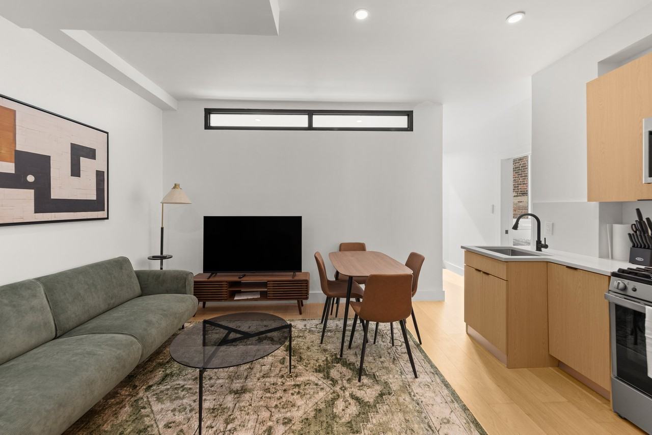 19 Saint Marks Pl #1499938P - Photo 3 of 14