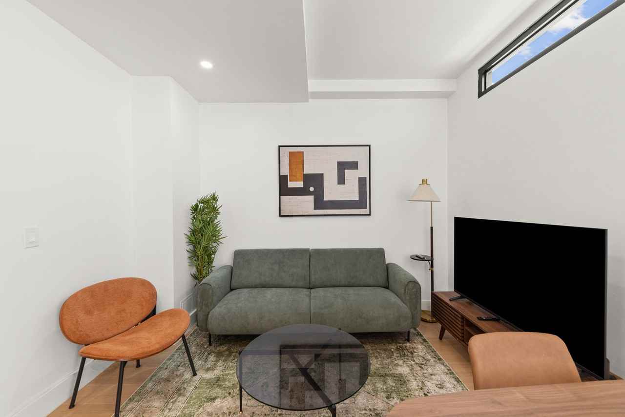 19 Saint Marks Pl #1499938P - Photo 4 of 14