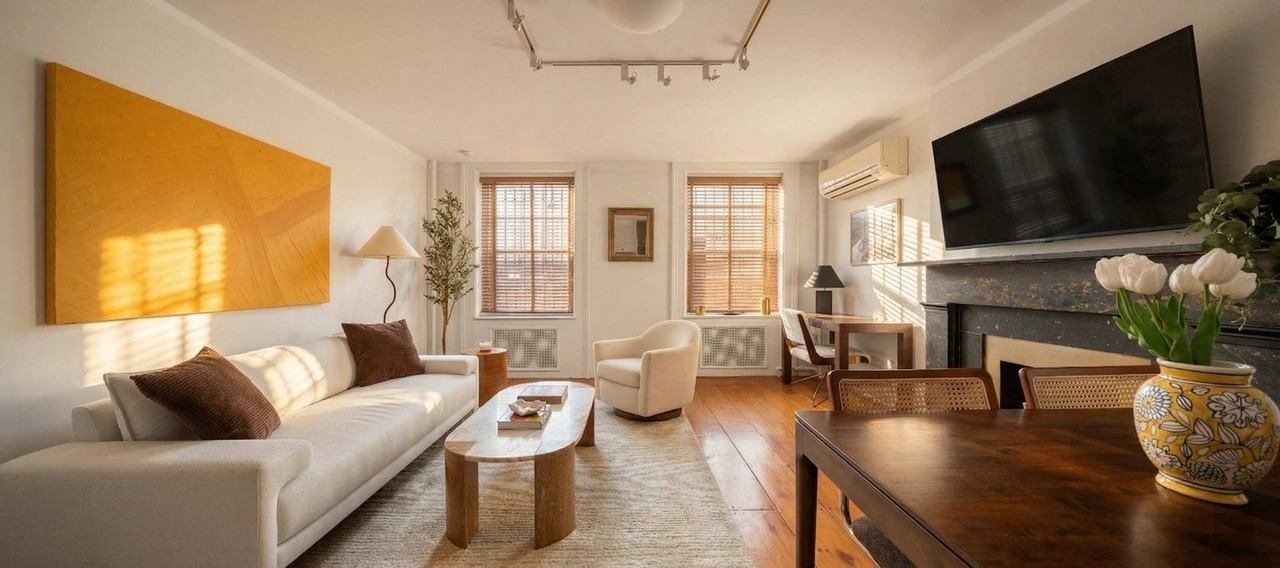 3 E 9th St #1503018P - Photo 3 of 9