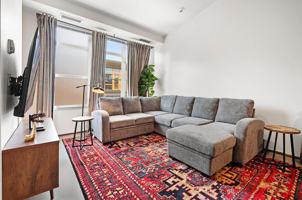 featured image of 160 E Berkeley St