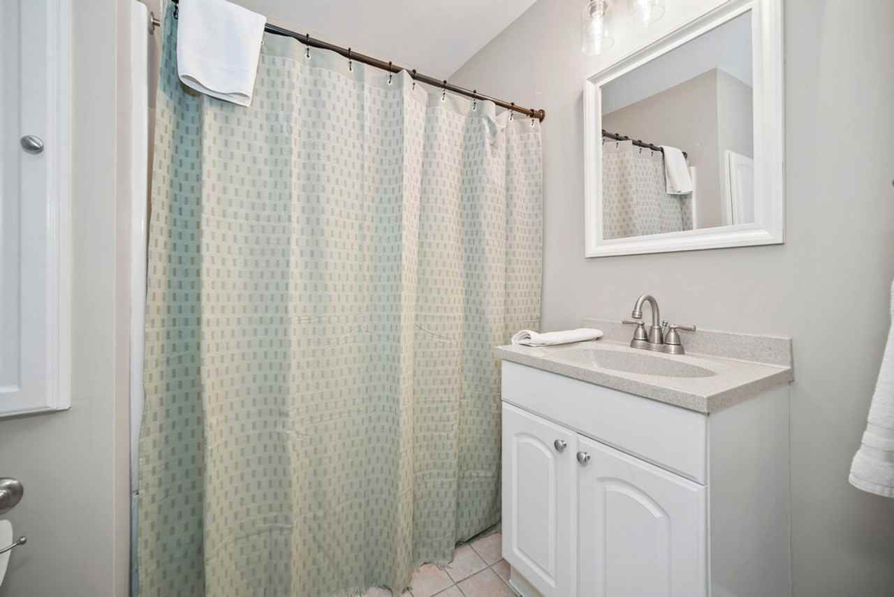 370 Hanover St #1460065P - Photo 7 of 11