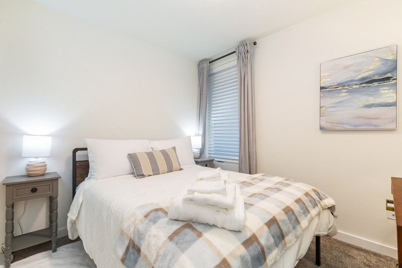 9413 Roosevelt Way Ne #1035915P - Photo 5 of 38