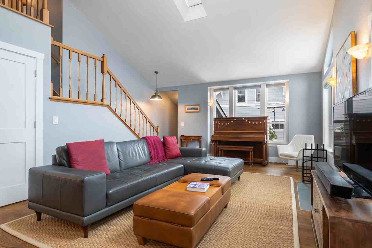 10433 67th Ave S #1507640P - Photo 4 of 50
