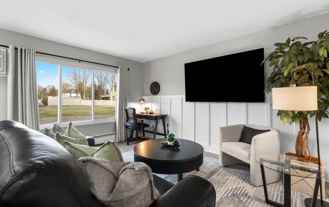 55 Hollywood Ct - Photo 1 of 1