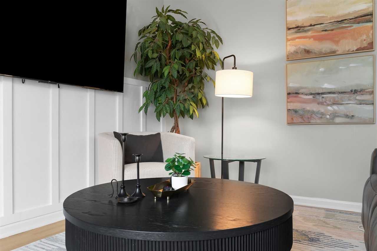 55 Hollywood Ct #1032368P - Photo 3 of 23