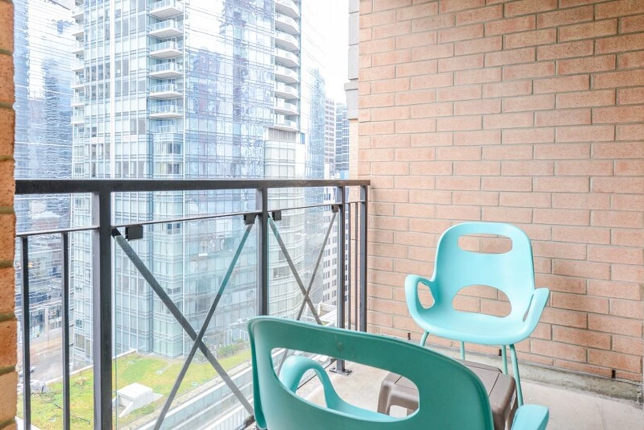 192 Adelaide St W #1034884P - Photo 4 of 15