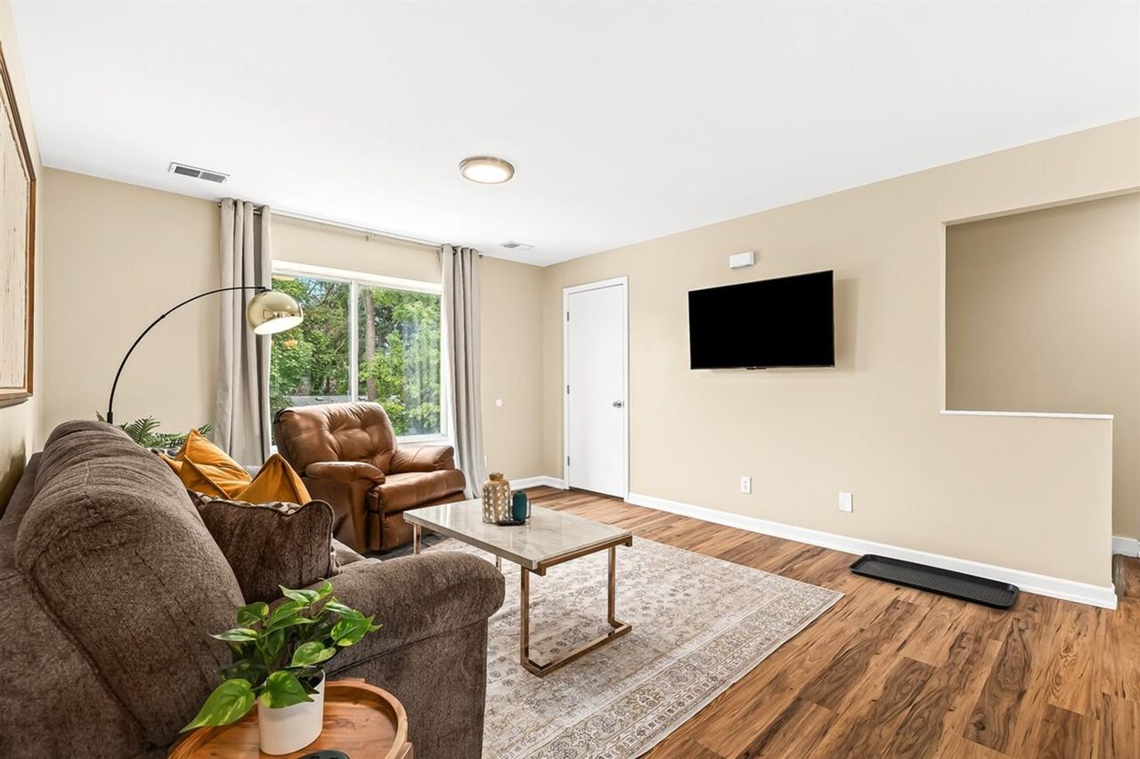 18423 Sharon Ln #1032349P - Photo 2 of 29