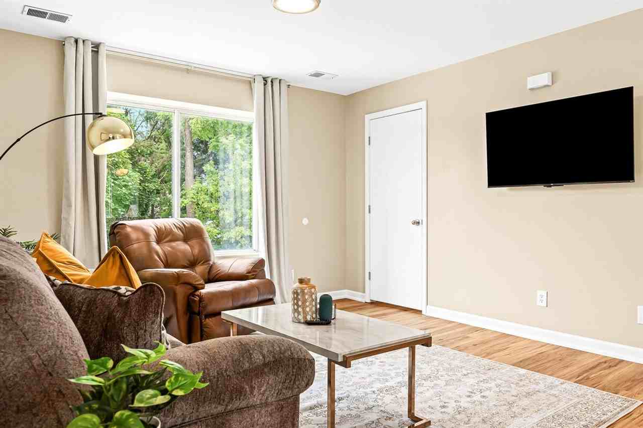 18423 Sharon Ln #1032349P - Photo 3 of 29