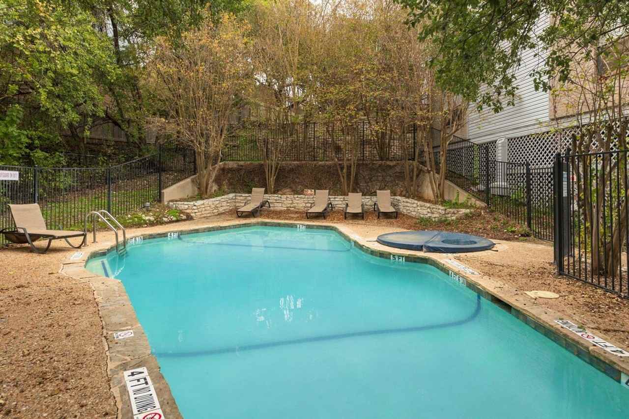 802 S 1st St #1054235P - Photo 4 of 21