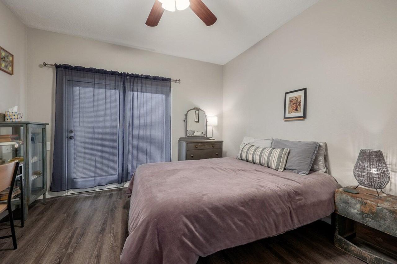802 S 1st St #1054235P - Photo 5 of 21