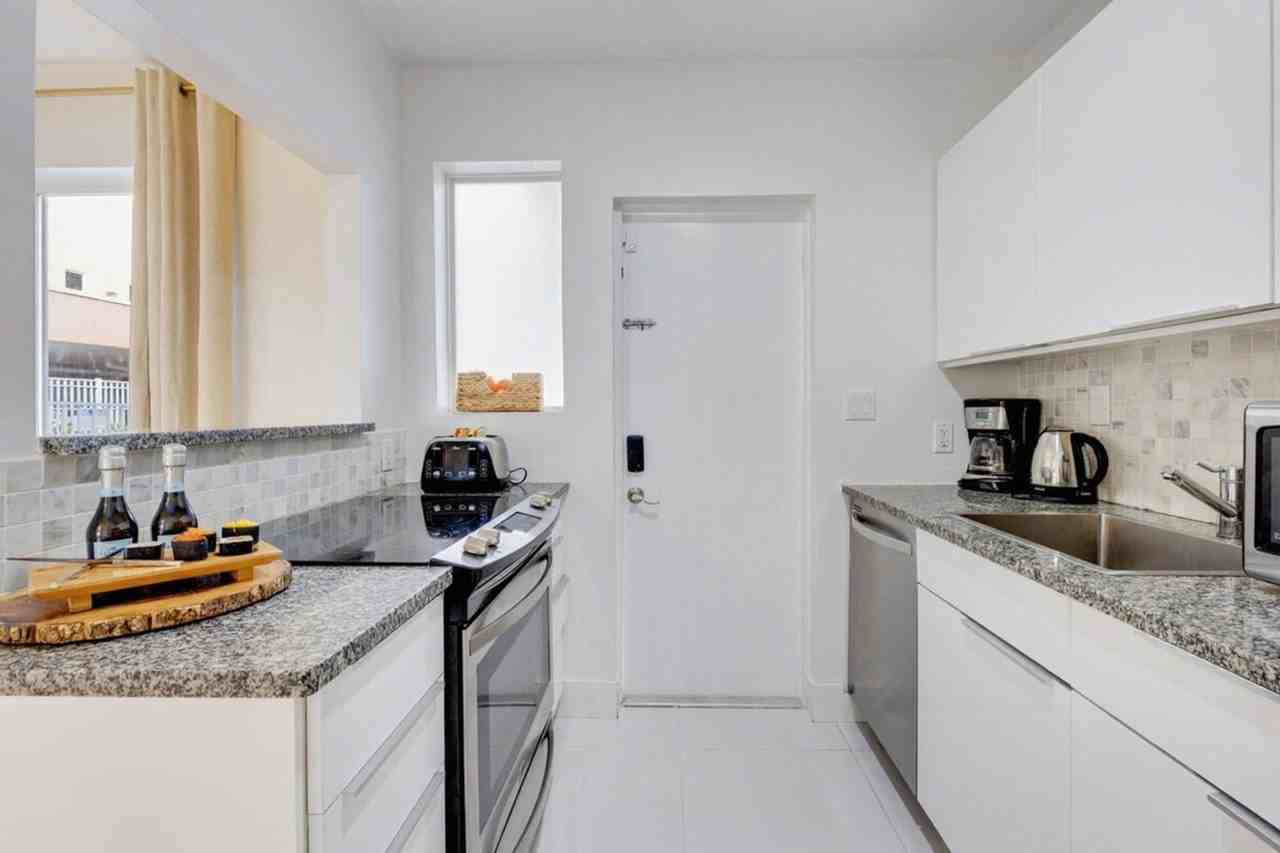 809 S Ocean Dr #1227349P - Photo 6 of 50