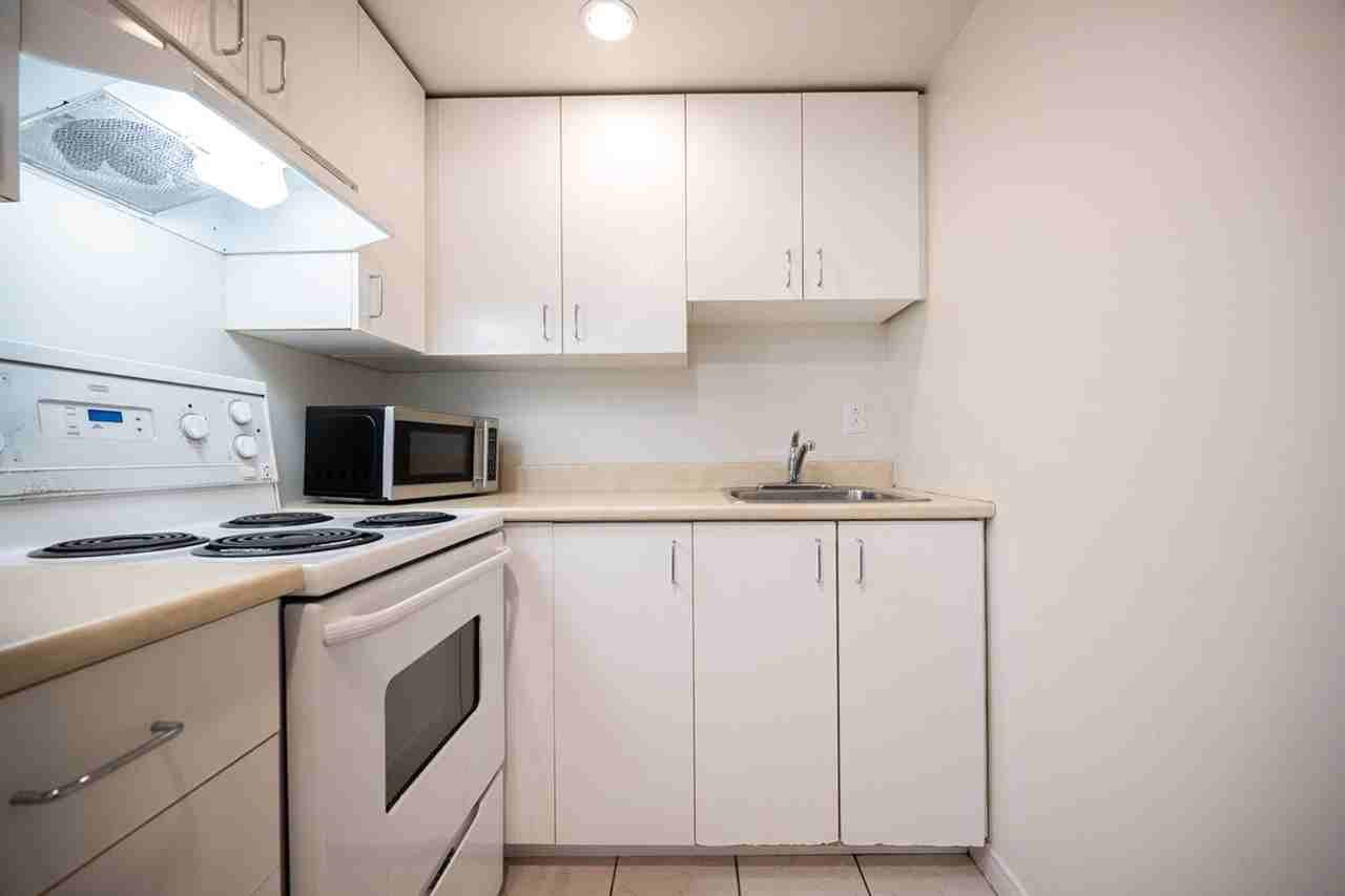 1206 Rue Sanguinet #1261766P - Photo 4 of 21