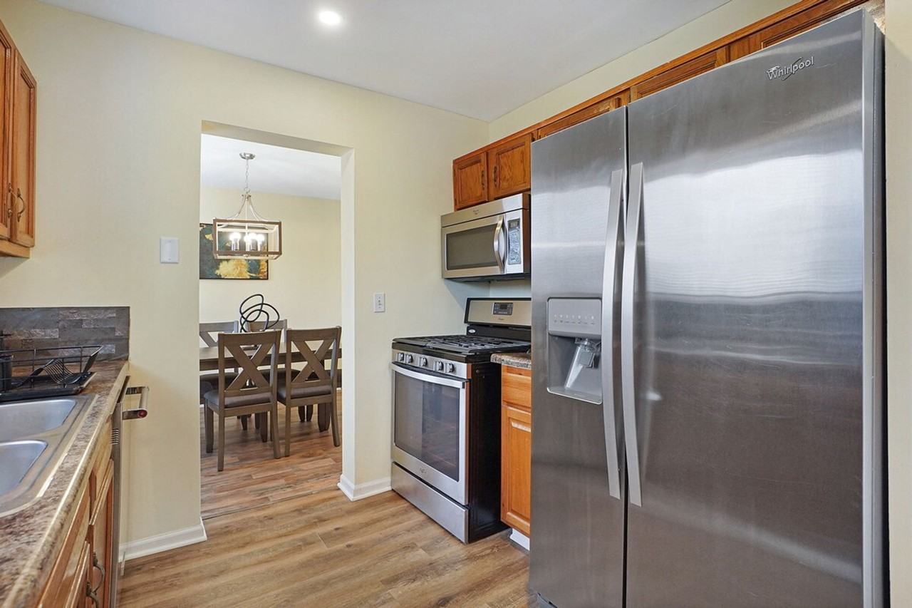 303 Danbury Dr #1285015P - Photo 6 of 21